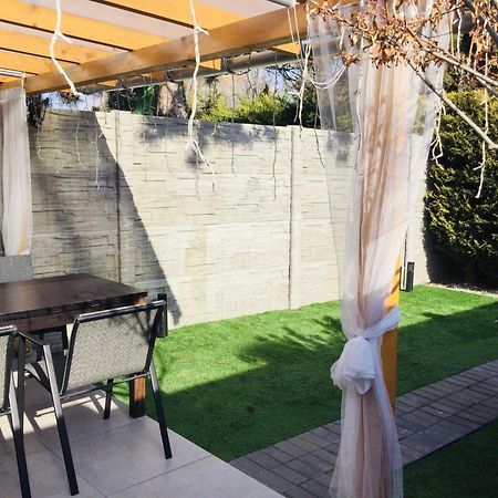 Baky House Apartment Balatonlelle Bagian luar foto