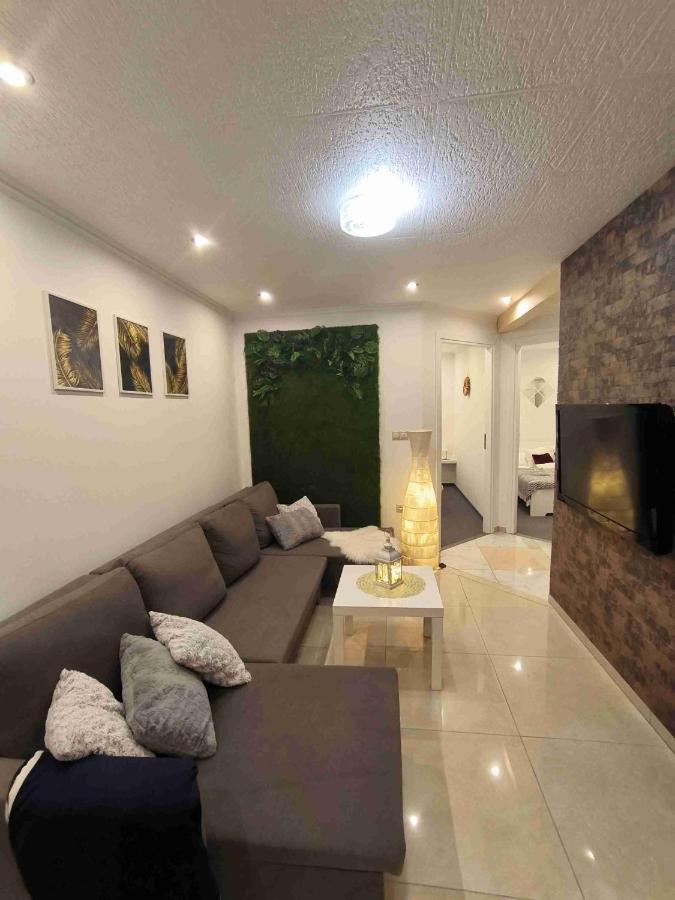 Baky House Apartment Balatonlelle Bagian luar foto