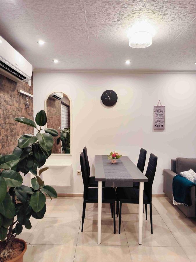 Baky House Apartment Balatonlelle Bagian luar foto