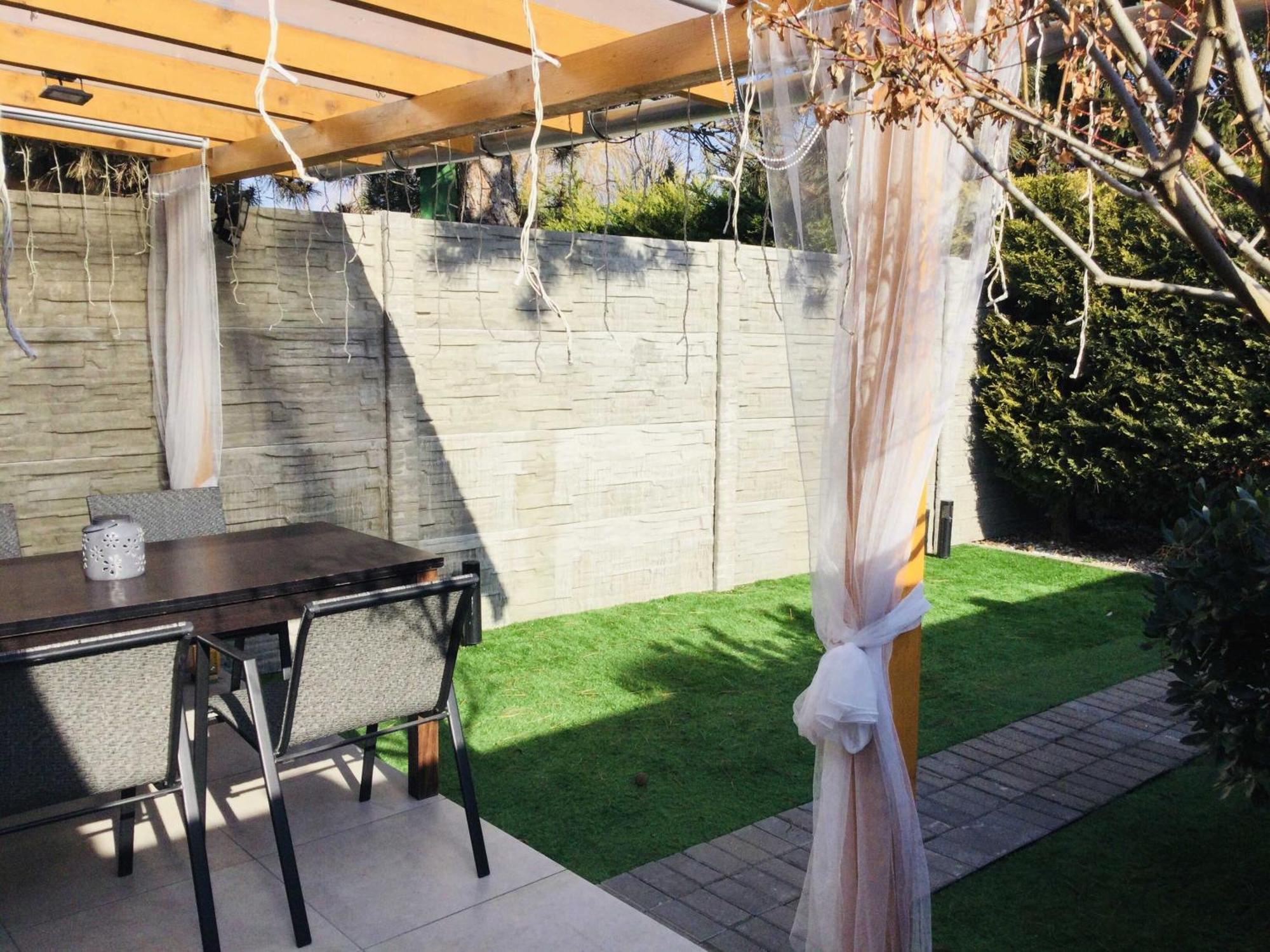 Baky House Apartment Balatonlelle Bagian luar foto