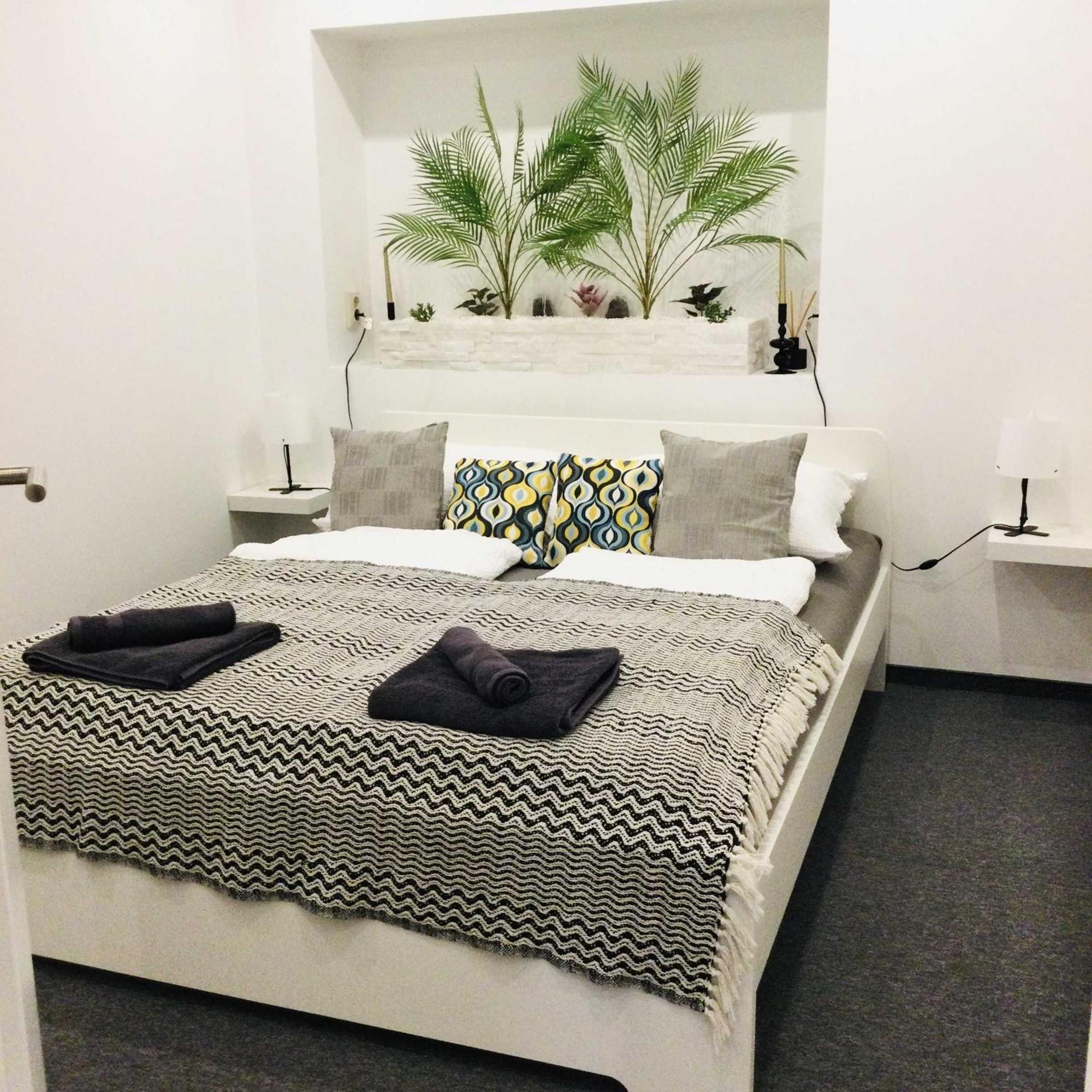 Baky House Apartment Balatonlelle Bagian luar foto