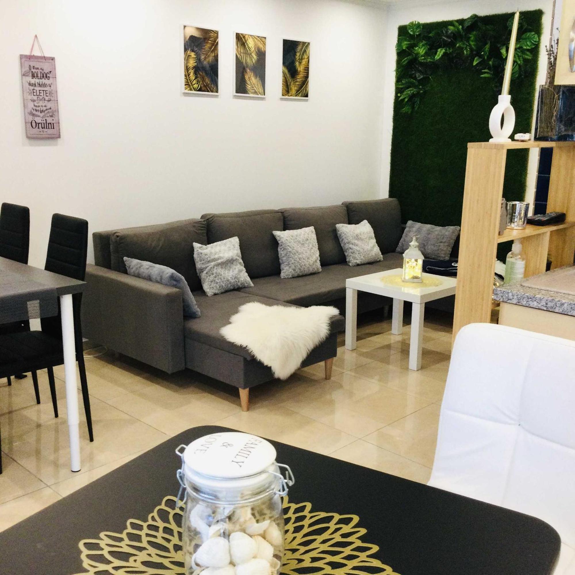 Baky House Apartment Balatonlelle Bagian luar foto